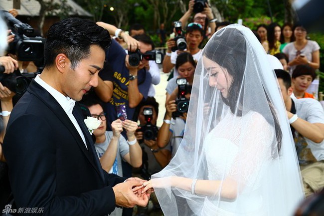 Vừa tuyên bố ly hôn, chùm ảnh Lưu Khải Uy - Dương Mịch bật khóc trong đám cưới bất ngờ gây bão  - Ảnh 9.