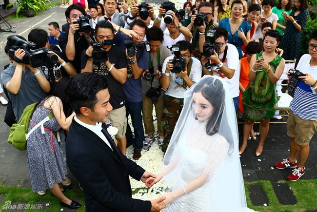 Vừa tuyên bố ly hôn, chùm ảnh Lưu Khải Uy - Dương Mịch bật khóc trong đám cưới bất ngờ gây bão  - Ảnh 10.