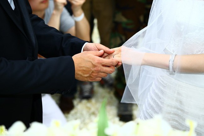 Vừa tuyên bố ly hôn, chùm ảnh Lưu Khải Uy - Dương Mịch bật khóc trong đám cưới bất ngờ gây bão  - Ảnh 11.
