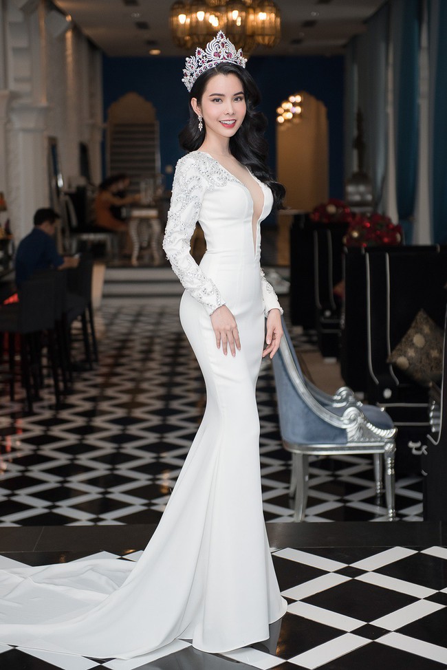 Á khôi siêu vòng 3 - Huỳnh Vy rạng rỡ mừng chiến thắng ở Miss Tourism Queen Worldwide 2018 - Ảnh 2.