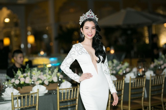 Á khôi siêu vòng 3 - Huỳnh Vy rạng rỡ mừng chiến thắng ở Miss Tourism Queen Worldwide 2018 - Ảnh 8.