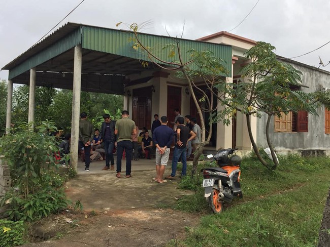 Hà Tĩnh: Người phụ nữ trùm chăn tưới xăng tự thiêu - Ảnh 1. Hà Tĩnh: Người phụ nữ trùm chăn tưới xăng tự thiêu - Ảnh 1.