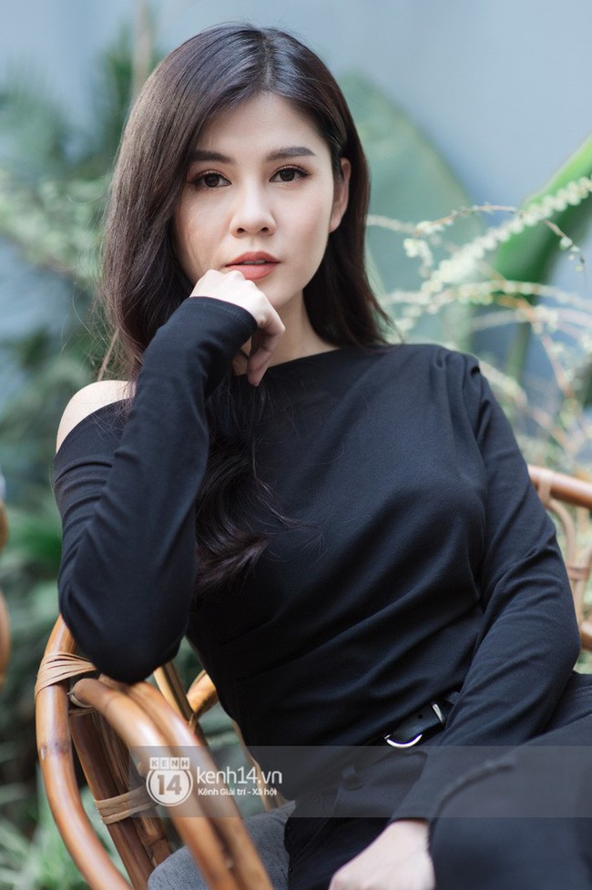 MC Thu Hoài - cô nàng nổi tiếng sau tấm hình chụp với HLV Park: Nếu có đại gia chống lưng thì đã không khổ thế - Ảnh 13.