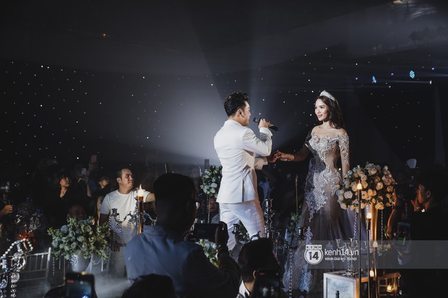 Điểm lại 5 đám cưới đình đám nhất showbiz Việt năm 2018: Xa hoa, lãng mạn và được bảo vệ nghiêm ngặt tới từng chi tiết - Ảnh 18.