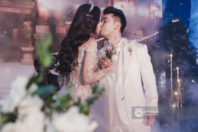 Điểm lại 5 đám cưới đình đám nhất showbiz Việt năm 2018: Xa hoa, lãng mạn và được bảo vệ nghiêm ngặt tới từng chi tiết - Ảnh 19.