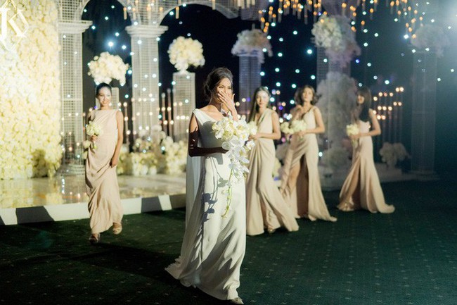 Điểm lại 5 đám cưới đình đám nhất showbiz Việt năm 2018: Xa hoa, lãng mạn và được bảo vệ nghiêm ngặt tới từng chi tiết - Ảnh 5.