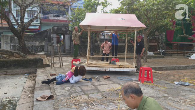 Clip: Không khí Giáng sinh lung linh tại nơi xứ đạo đông người Công Giáo nhất cả nước - Ảnh 15.