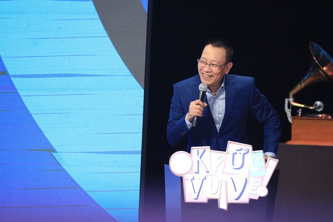 Ông trùm MC” - Lại Văn Sâm tái xuất, cầm trịch show hài mới sau thời gian nghỉ việc ở VTV  - Ảnh 4.