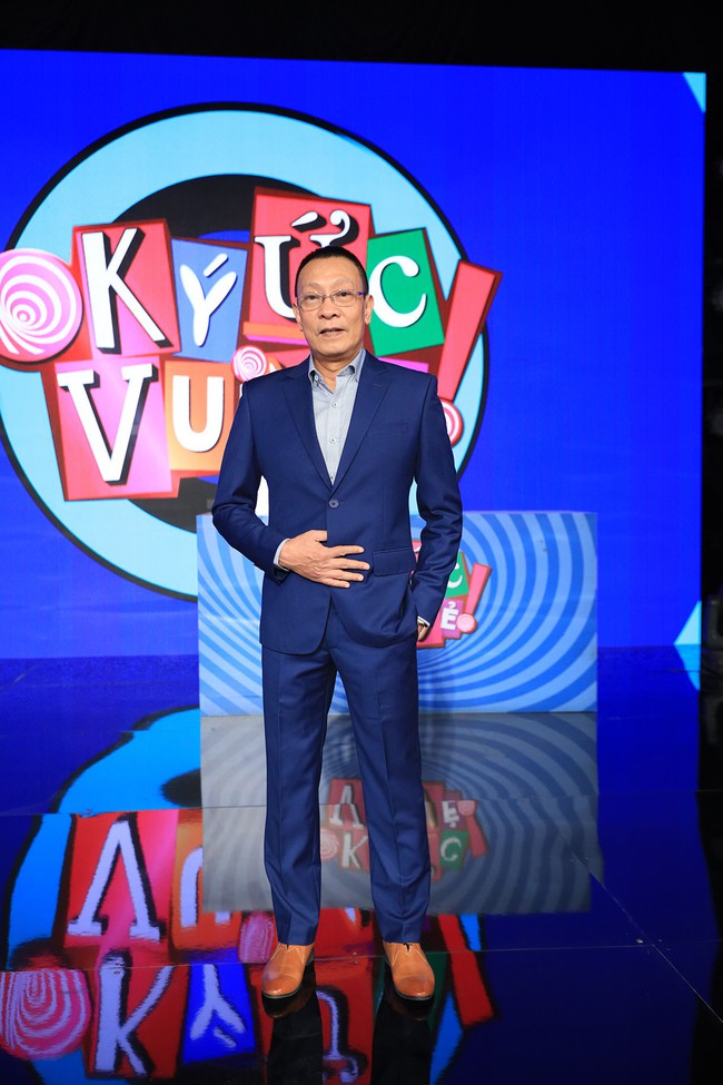 Ông trùm MC” - Lại Văn Sâm tái xuất, cầm trịch show hài mới sau thời gian nghỉ việc ở VTV  - Ảnh 1.