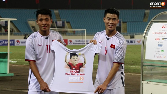 Nhìn Tư Dũng loay hoay cho áo vào quần, fan chỉ biết thốt lên: Hóa ra sơ-vin có thể lây qua đường tình yêu! - Ảnh 1. Nhìn Tư Dũng loay hoay cho áo vào quần, fan chỉ biết thốt lên: Hóa ra sơ-vin có thể lây qua đường tình yêu! - Ảnh 1.