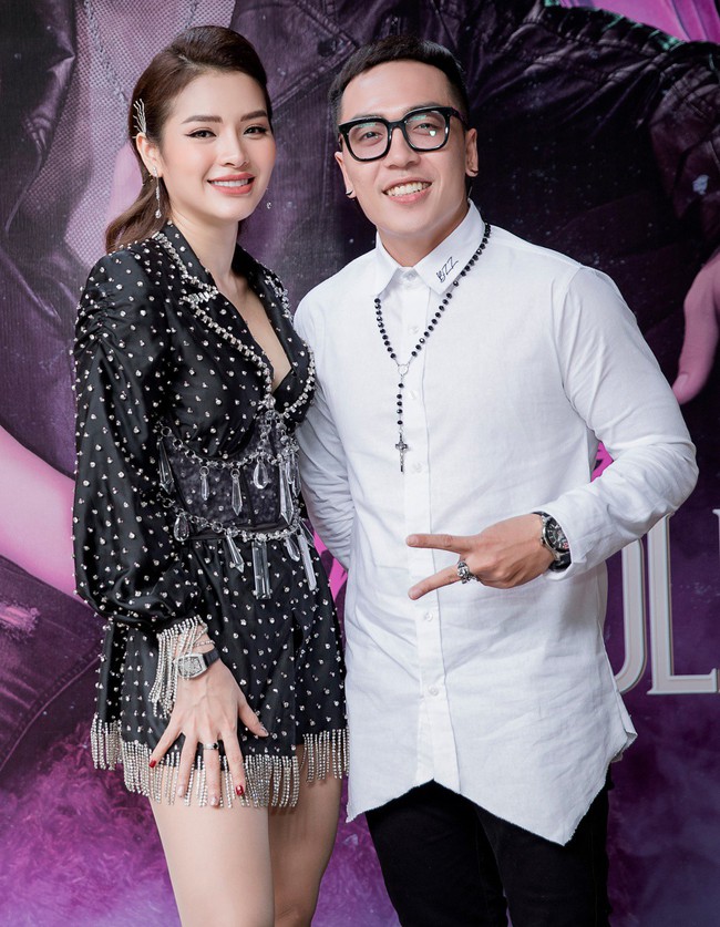 Quay cảnh giường chiếu với tình tin đồn quá nóng, Phương Trinh Jolie lại bị nghi đưa tình yêu vào MV 16+ - Ảnh 12. Quay cảnh giường chiếu với tình tin đồn quá nóng, Phương Trinh Jolie lại bị nghi đưa tình yêu vào MV 16+ - Ảnh 12.