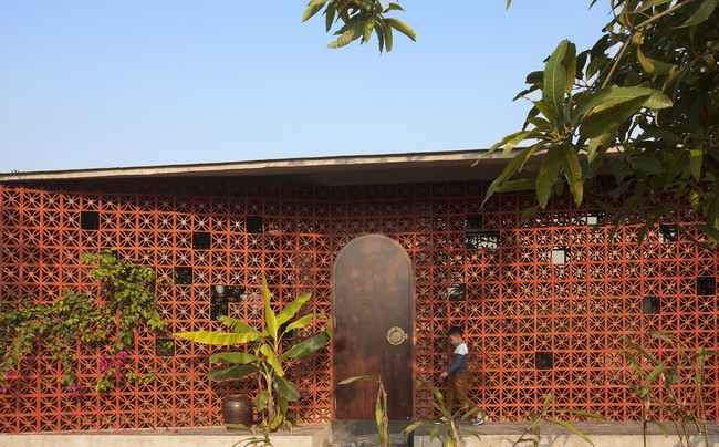 Ngôi nhà vườn ở Nam Định ngập tràn ký ức tuổi thơ do con trai xây báo hiếu mẹ - Ảnh 1.