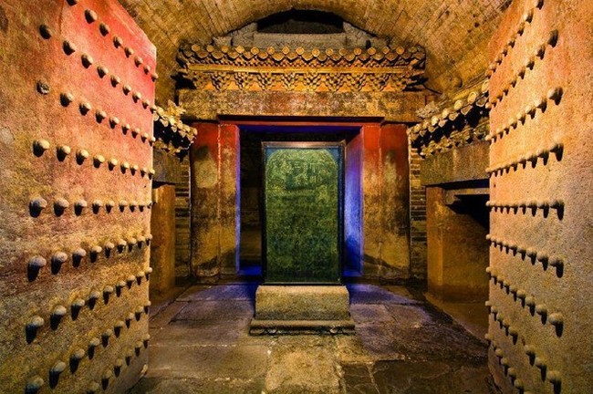 Kho báu bí ẩn bên trong ngôi mộ nước có một không hai dưới thời nhà Minh - Ảnh 1.