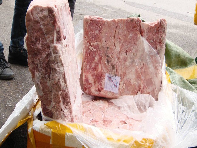 Kinh hoàng phát hiện hàng tấn nầm lợn mốc xanh đen tuồn vào Hà Nội tiêu thụ - Ảnh 4.