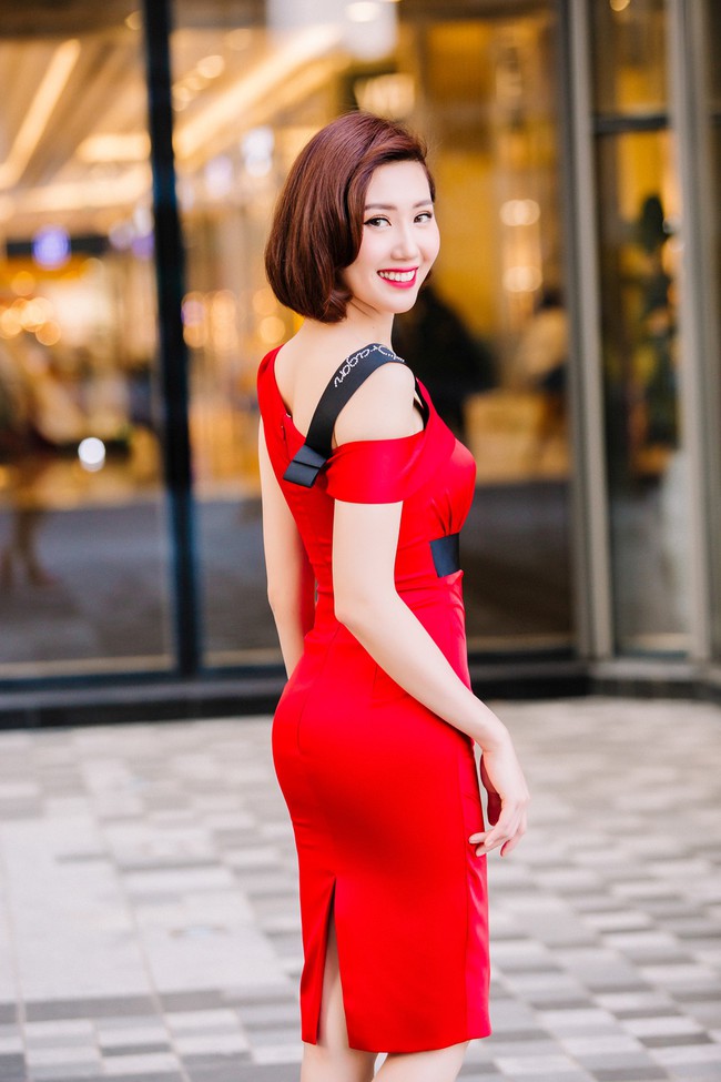 Hân Hoa hậu Thúy Ngân khoe chân dài, dáng chuẩn cực hút hồn trong bộ ảnh mới - Ảnh 4.