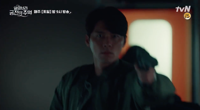 Hyun Bin khiến fan ngất ngây với màn đấu súng cực ngầu trên tàu lửa - Ảnh 6.
