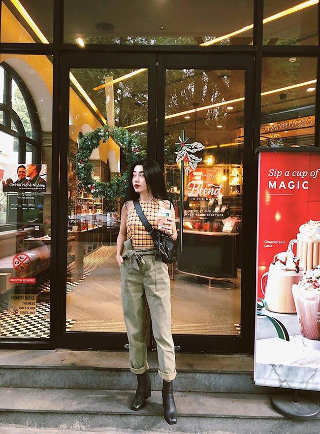 Street style hot mom: Ngắm Huyền Baby và Ngọc Anh khoe dáng sexy tột cùng, ngoài kia lạnh đến mấy cũng thấy nóng bừng - Ảnh 14. Street style hot mom: Ngắm Huyền Baby và Ngọc Anh khoe dáng sexy tột cùng, ngoài kia lạnh đến mấy cũng thấy nóng bừng - Ảnh 14.