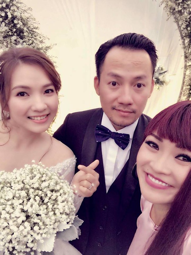 Vợ chồng rapper Tiến Đạt rạng ngời trong hôn lễ riêng tư, nhưng chi tiết này mới khiến người hâm mộ bàn tán - Ảnh 4.
