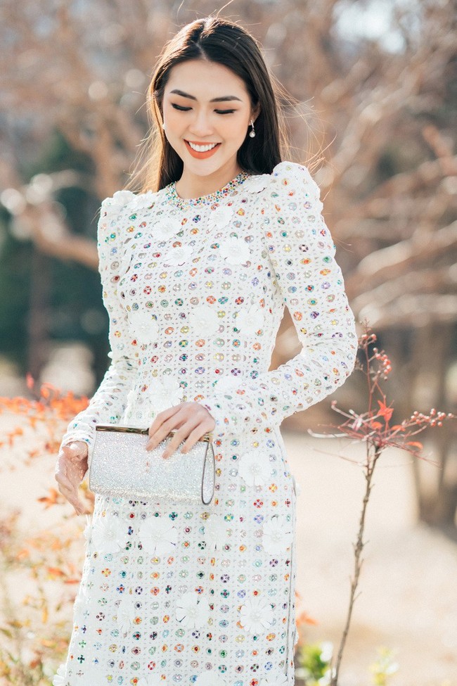 Đụng hàng Hồ Ngọc Hà, Hoa hậu Tường Linh vẫn tự tin nhận giải thưởng ở Hàn Quốc  - Ảnh 6.