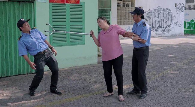 Gạo nếp gạo tẻ: Sau hành trình dài tạo nghiệp, thật không ngờ cũng có ngày bà Mai giác ngộ thế này - Ảnh 2.