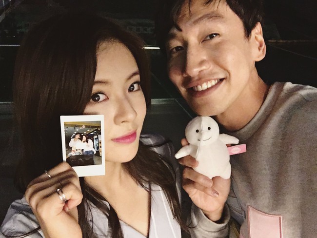 Top khoảnh khắc ngọt hơn đường của Lee Kwang Soo và Lee Sun Bin: Thì ra Hươu mới là người được theo đuổi - Ảnh 13. Top khoảnh khắc ngọt hơn đường của Lee Kwang Soo và Lee Sun Bin: Thì ra Hươu mới là người được theo đuổi - Ảnh 13.