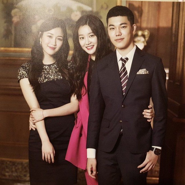 Mama Chuê Nàng Dae Jang Geum khoe 3 người con đẹp như hoa: 2 con gái đều là diễn viên, quý tử lần đầu lộ diện - Ảnh 2.