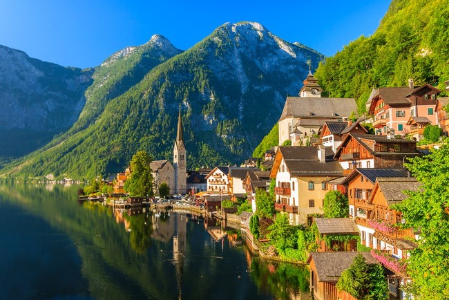 7000-year-old houses stand out among the beautiful scenery - Photo 1.