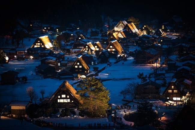 Cuộc sống yên bình của người dân trong 150 ngôi nhà mái dốc thuộc ngôi làng đẹp nhất Nhật Bản - Ảnh 28.