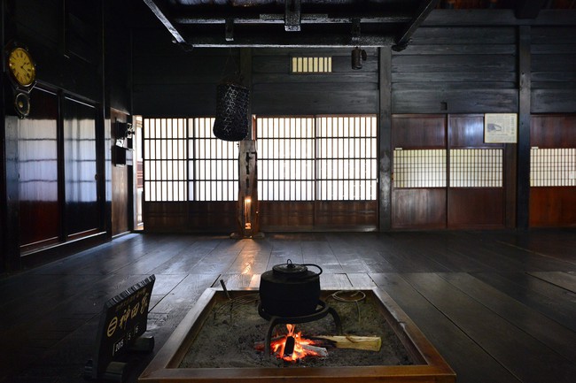 Cuộc sống yên bình của người dân trong 150 ngôi nhà mái dốc thuộc ngôi làng đẹp nhất Nhật Bản - Ảnh 18.