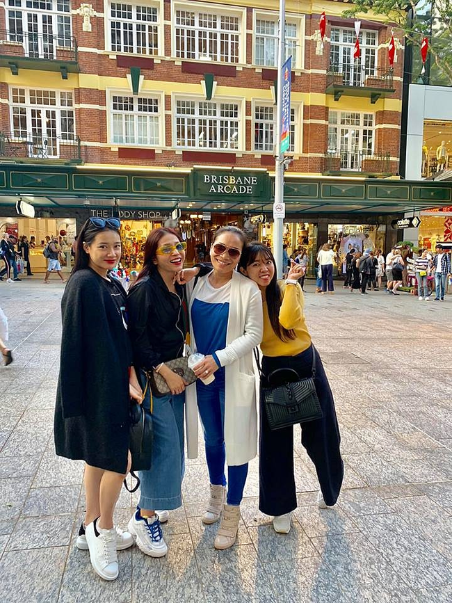 Chụp ảnh toàn thân, Nhã Phương tiếp tục lộ thân hình phát tướng - Ảnh 1. Chụp ảnh toàn thân, Nhã Phương tiếp tục lộ thân hình phát tướng - Ảnh 1.