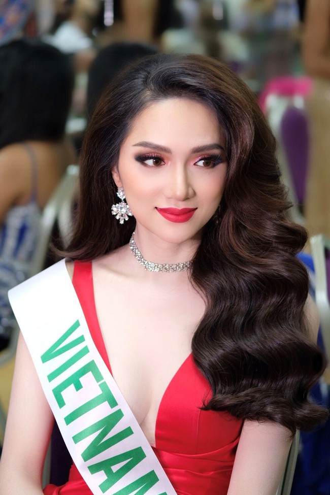 Hoa hậu Hương Giang sẽ sang Philippines đọ sắc với mỹ nhân có gương mặt đẹp nhất thế giới - Ảnh 4.