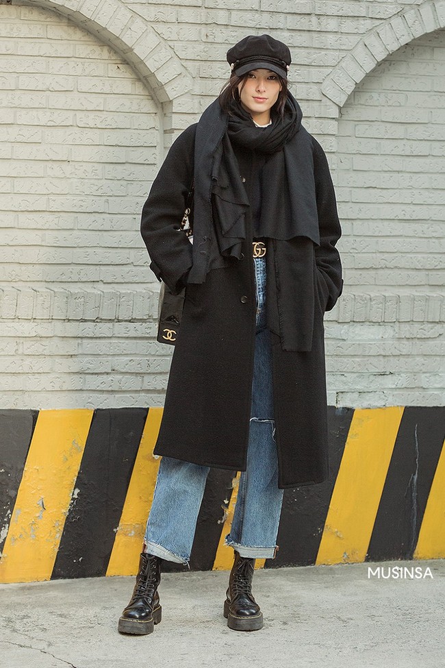 Street style giới trẻ Hàn mang đến kho bí kíp mặc nhồi mà vẫn trendy hết nấc ngày mưa rét, nhất là loạt công thức với áo phao - Ảnh 10.