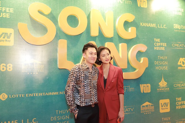 Vắng Hồ Ngọc Hà, Kim Lý lẻ bóng trên thảm đỏ ra mắt phim cải lương Song Lang - Ảnh 7.