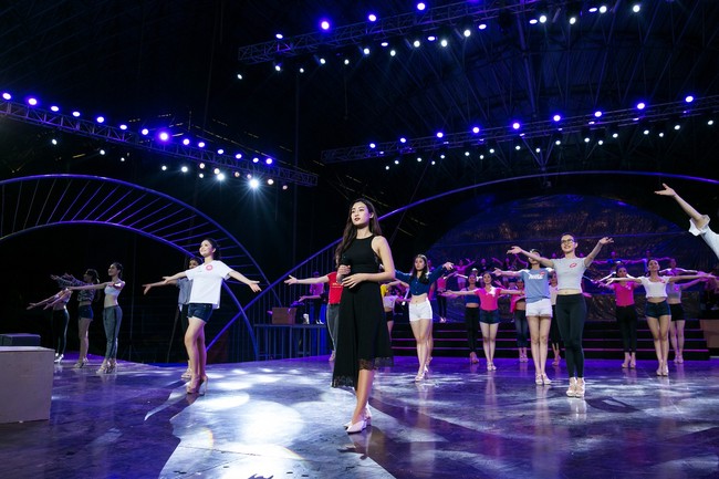 Hoa hậu Đỗ Mỹ Linh lần đầu khoe giọng hát đã được khuyên nên làm ca sĩ - Ảnh 3.