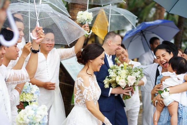 Lý Thanh Thảo Mùi ngò gai tổ chức đám cưới lãng mạn với chồng Tây ở bãi biển - Ảnh 5.