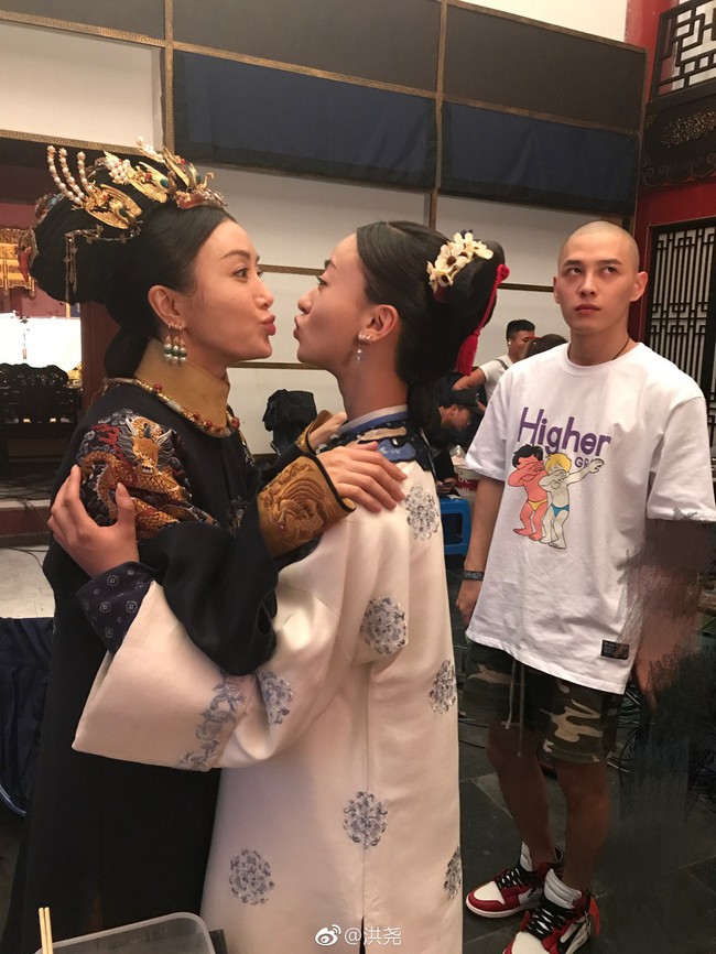 Lầy đến mức khó đỡ như bộ sậu Diên Hi Công Lược: Càn Long đòi hẹn hò Cao Quý Phi, Thuần Phi đi đẻ vẫn đòi xem phim - Ảnh 12. Lầy đến mức khó đỡ như bộ sậu Diên Hi Công Lược: Càn Long đòi hẹn hò Cao Quý Phi, Thuần Phi đi đẻ vẫn đòi xem phim - Ảnh 12.