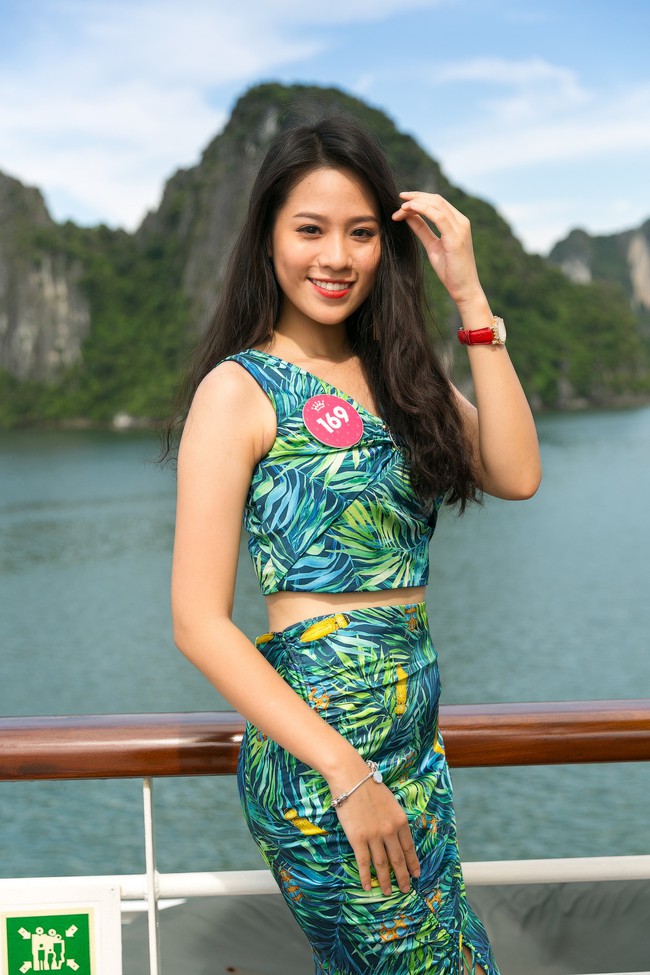 Cô gái cao nhất Hoa Hậu Việt Nam gây chú ý vì từng đi phụ hồ giờ lại điệu đà như công chúa trên du thuyền sang chảnh - Ảnh 16.
