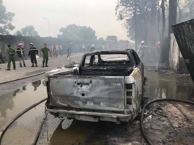Hà Nội: Cháy kinh hoàng tại một nhà dân bên đại lộ Thăng Long - Ảnh 1.
