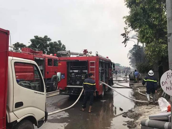Hà Nội: Cháy kinh hoàng tại một nhà dân bên đại lộ Thăng Long - Ảnh 6.