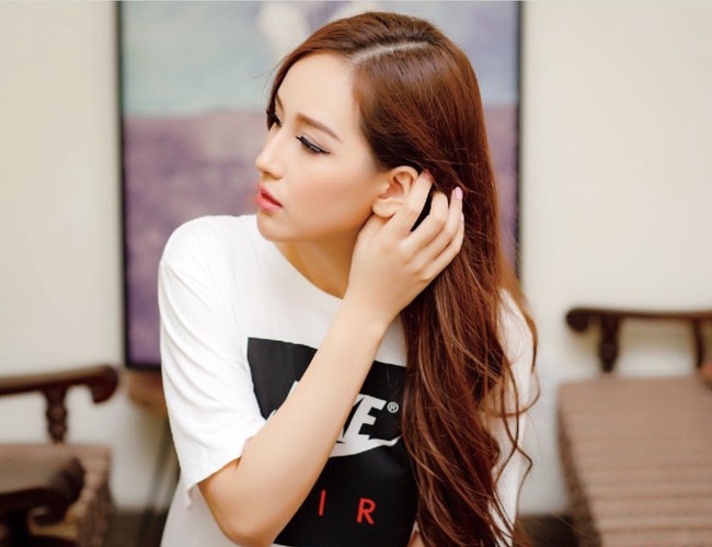 Soi nhất cử nhất động của sao Việt (22/8) - Ảnh 3.
