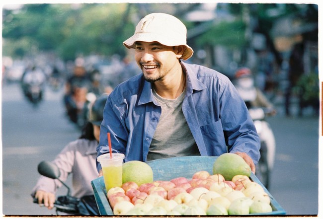 Huỳnh Đông xúc động nghẹn ngào khi lâm vào cảnh gà trống nuôi con  - Ảnh 4.