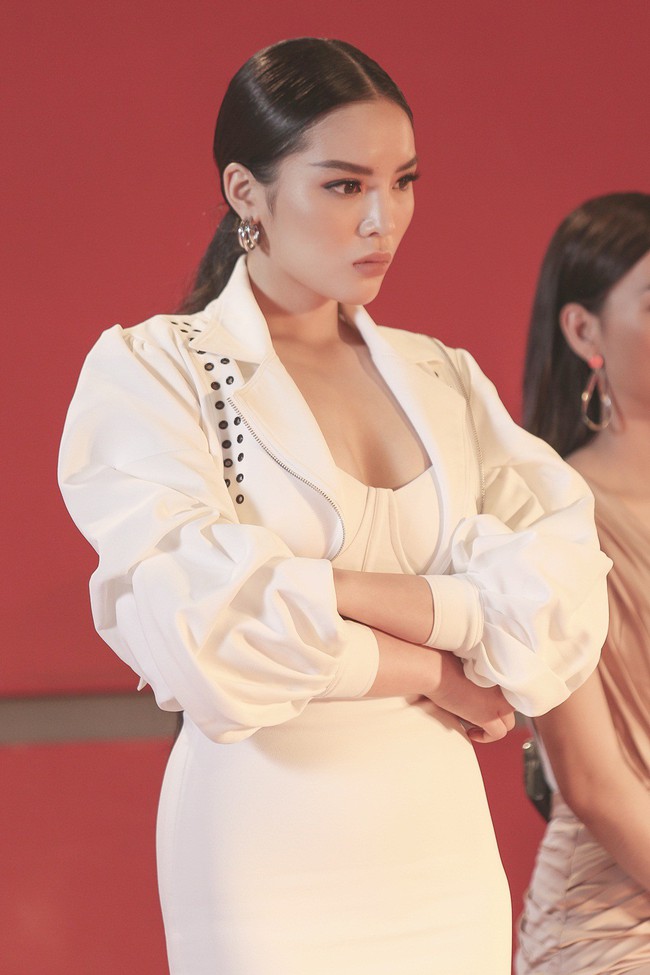 Tranh cãi vì thái độ gay gắt của Kỳ Duyên dành cho Hương Giang tại Siêu mẫu 2018 - Ảnh 6.