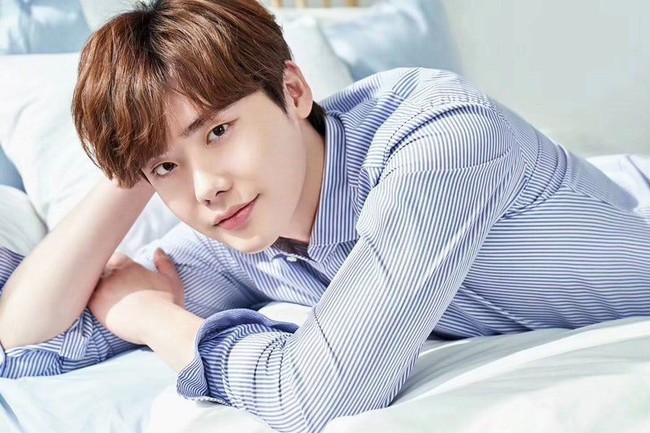 Fan hoang mang trước tin Lee Jong Suk nhập ngũ vào tháng 2/2019 sau khi hoàn thành phim mới - Ảnh 1.