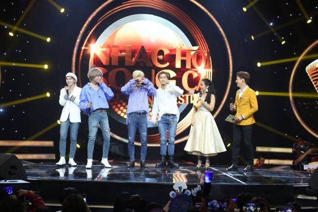Vicky Nhung lấy lòng khán giả bằng bản mash up toàn bài hit, xuất sắc giành ngôi vị Quán quân Nhạc hội song ca - Ảnh 13. Vicky Nhung lấy lòng khán giả bằng bản mash up toàn bài hit, xuất sắc giành ngôi vị Quán quân Nhạc hội song ca - Ảnh 13.