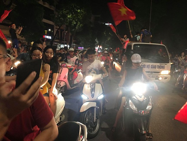 Hà Nội huy động hơn 500 cảnh sát bảo vệ trật tự sau trận tứ kết Việt Nam - Syria tối nay - Ảnh 2.