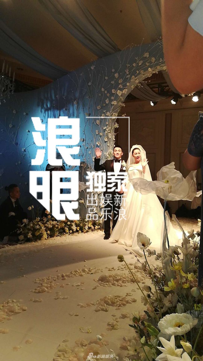 Trương Hinh Dư rơi nước mắt trong lễ cưới, cư dân mạng chúc phúc: Kể từ nay, mọi giông bão đã có người thay cô ấy gánh vác - Ảnh 5.