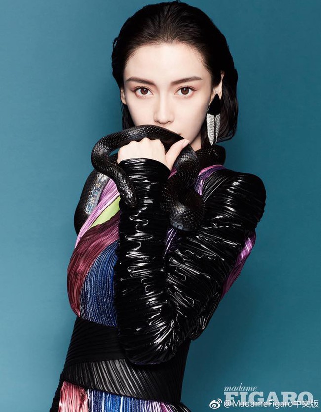 Angelababy tung loạt hình táo bạo phớt lờ tin đồn ngoại tình của chồng và đàn em - Ảnh 4. Angelababy tung loạt hình táo bạo phớt lờ tin đồn ngoại tình của chồng và đàn em - Ảnh 4.