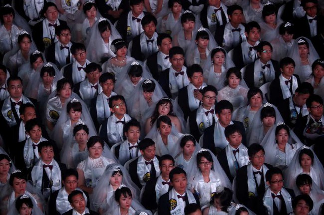 Yêu là phải cưới: 4,000 cặp cô dâu chú rể tham gia hôn lễ tập thể tại Hàn Quốc, nhiều đôi chỉ vừa mới quen cũng đòi cưới luôn - Ảnh 1.