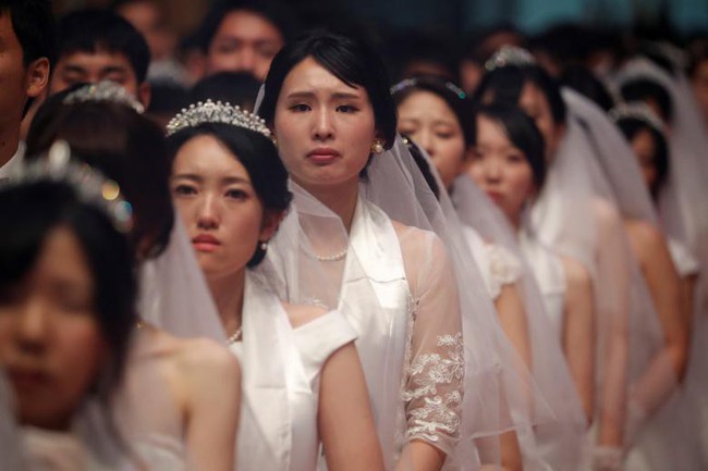 Yêu là phải cưới: 4,000 cặp cô dâu chú rể tham gia hôn lễ tập thể tại Hàn Quốc, nhiều đôi chỉ vừa mới quen cũng đòi cưới luôn - Ảnh 3. Yêu là phải cưới: 4,000 cặp cô dâu chú rể tham gia hôn lễ tập thể tại Hàn Quốc, nhiều đôi chỉ vừa mới quen cũng đòi cưới luôn - Ảnh 3.