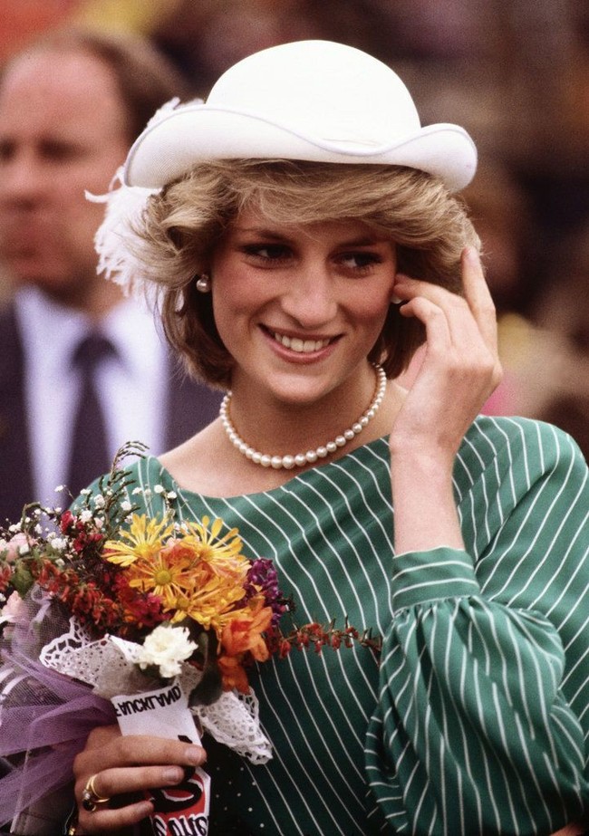 Không chỉ mỗi thời trang, Công nương Diana cũng có 6 bí mật về trang điểm, trong đó có 1 điều còn phá vỡ quy tắc Hoàng gia - Ảnh 2.